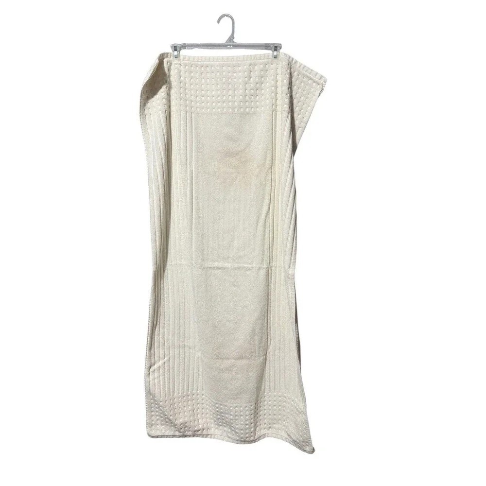 Karen Neuburger KN Luxury Home Bath Towel Ivory Textured 52 x 26 NWOT Portugal